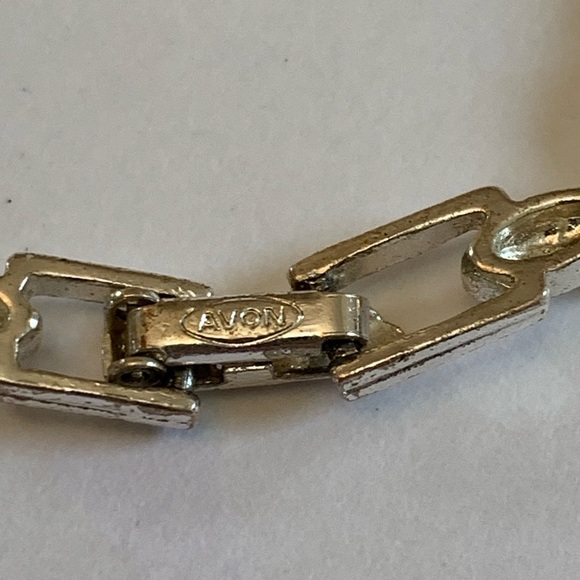 Avon Silver Tone Rhinestone Tennis Bracelet. 7” Long - Picture 5 of 7